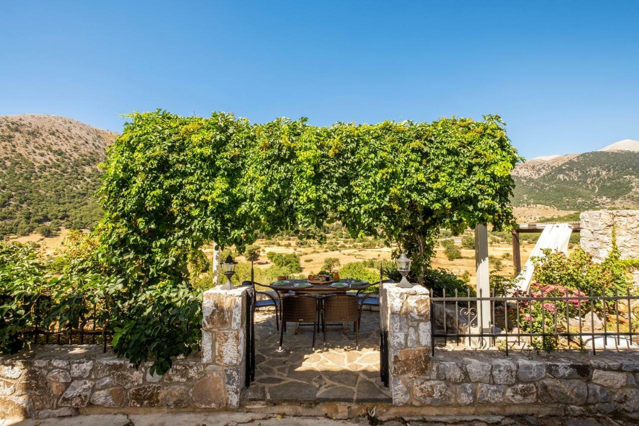 Stone Built Villa Galatia, Poolside & Perfect View Karés Buitenkant foto