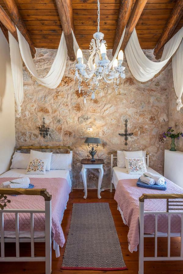 Stone Built Villa Galatia, Poolside & Perfect View Karés Buitenkant foto